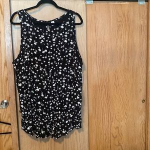 NWT Old navy tank top size 3